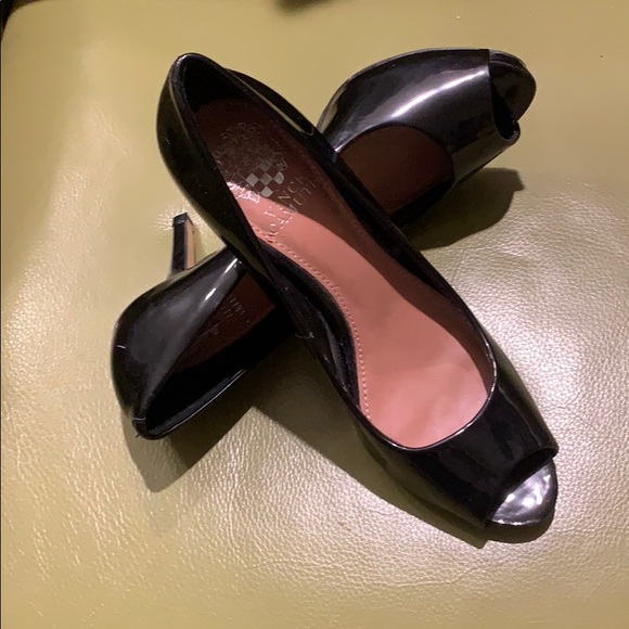 Vince Camuto black patent genuine leather heels. - Picture 4 of 9